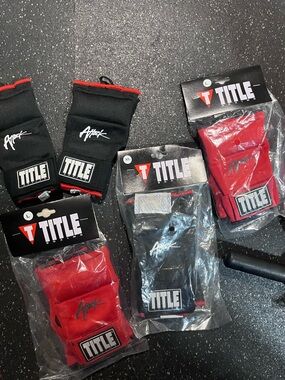 TITLE Boxing Men’s Red and Black Hand Wraps - TITLE Brand
**Price is PER PAIR**